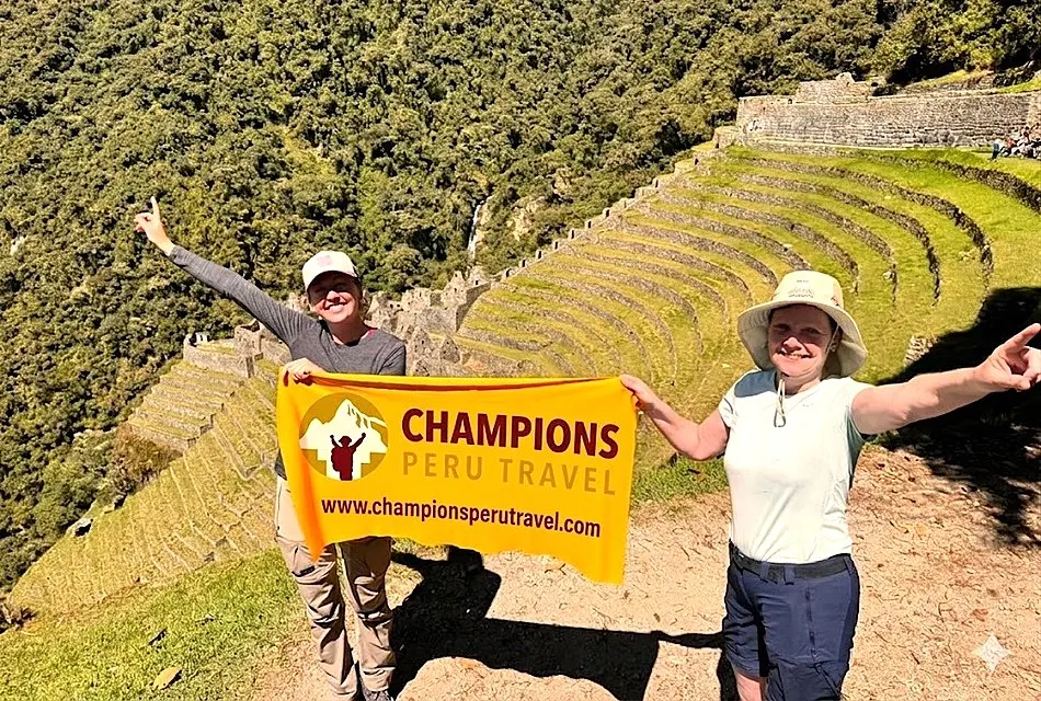 Short Inca Trail trek – Our happy hikers at Wiñay Wayna