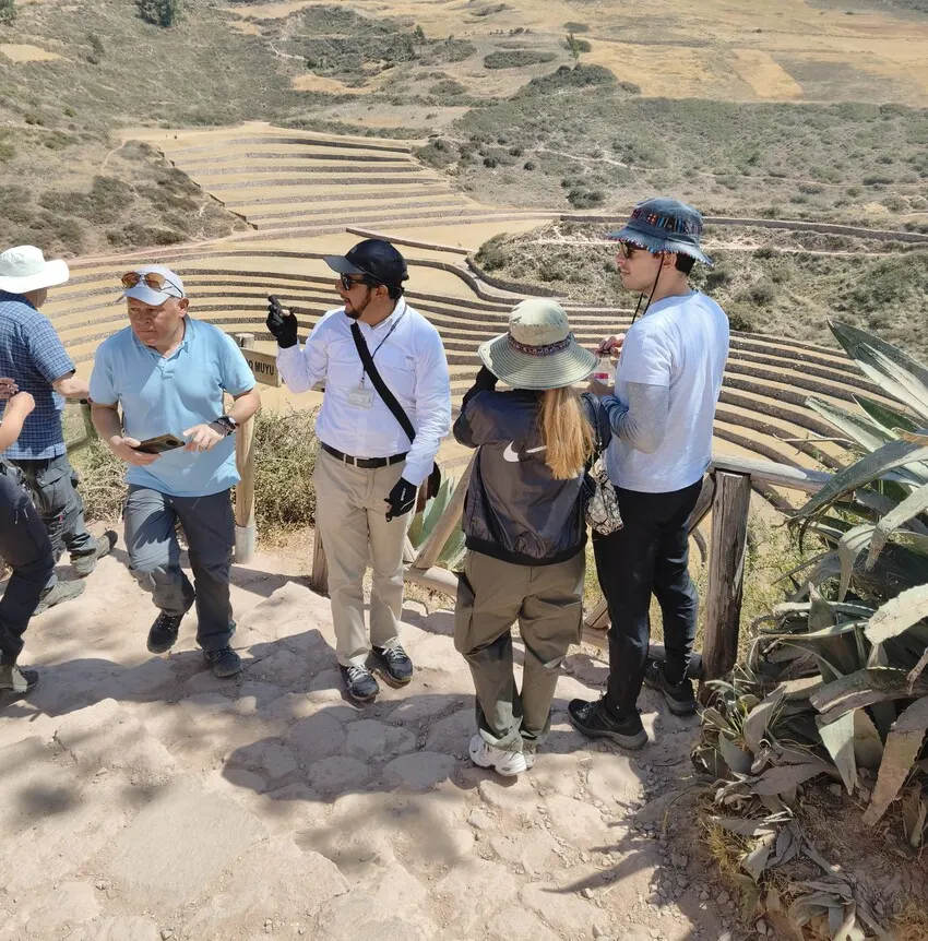Guided tour in Moray Maras