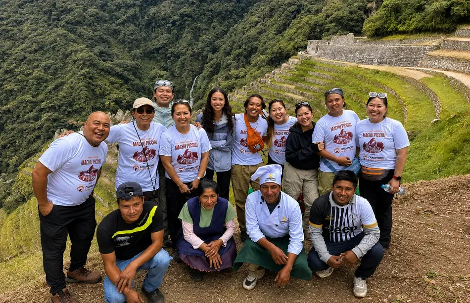 Group of hikers at Wiñay Wayna on the 2-day Short Inca Trail